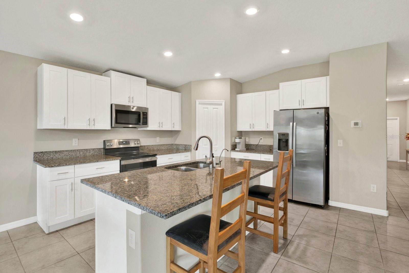 16610 DELIA ST — photo 26