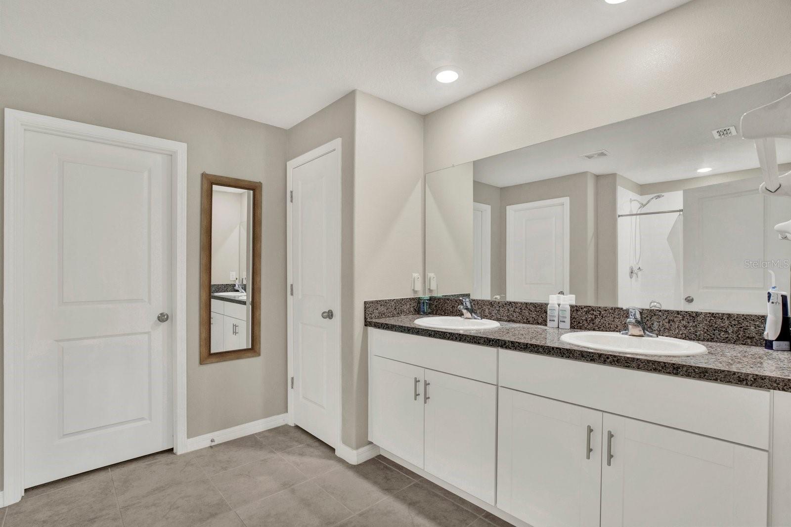 16610 DELIA ST — photo 18
