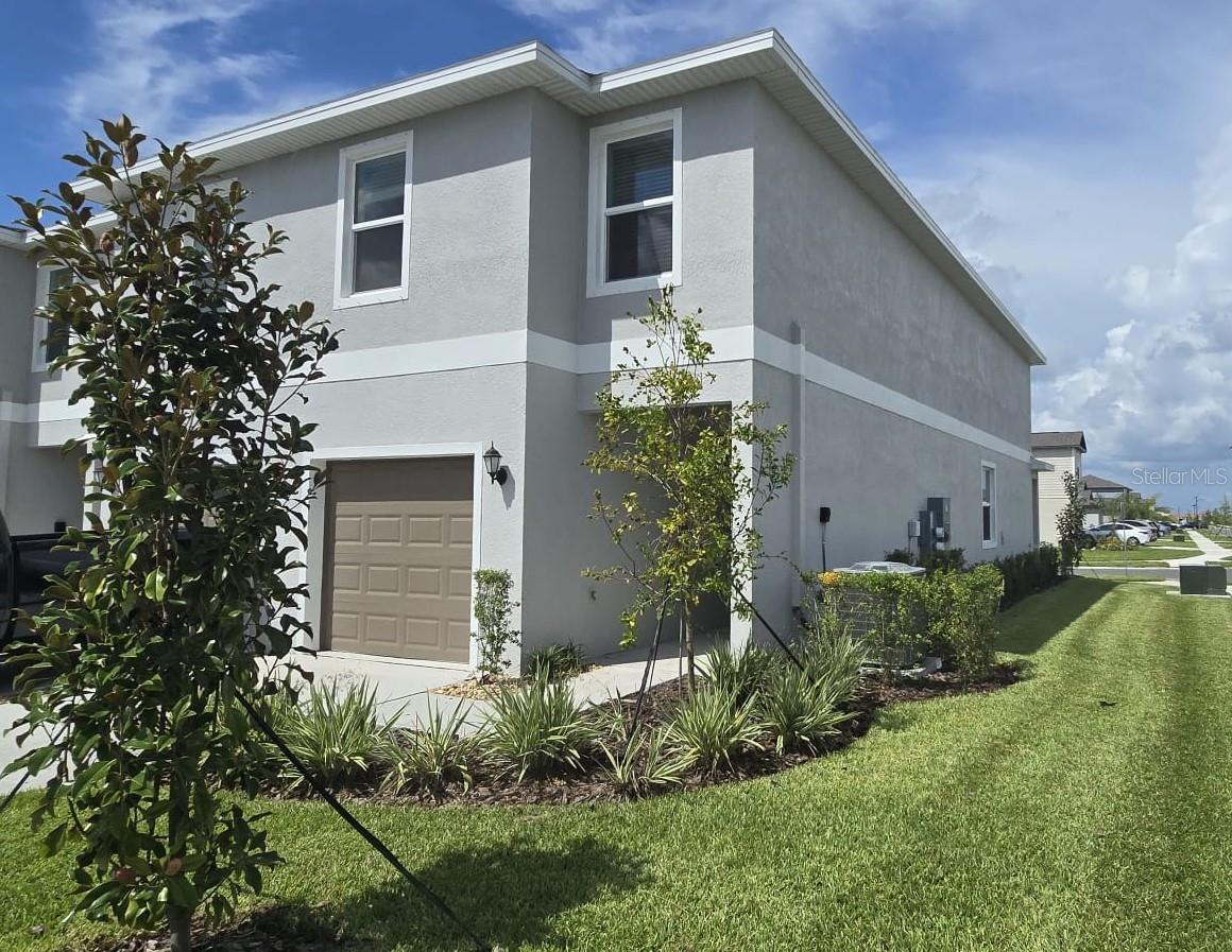 2248 LESSER GOLDFINCH DR — photo 2