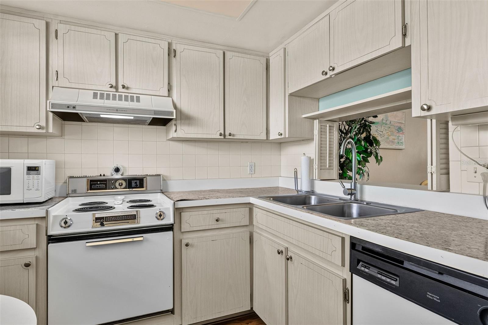 10215 REGAL DR #18 — photo 13