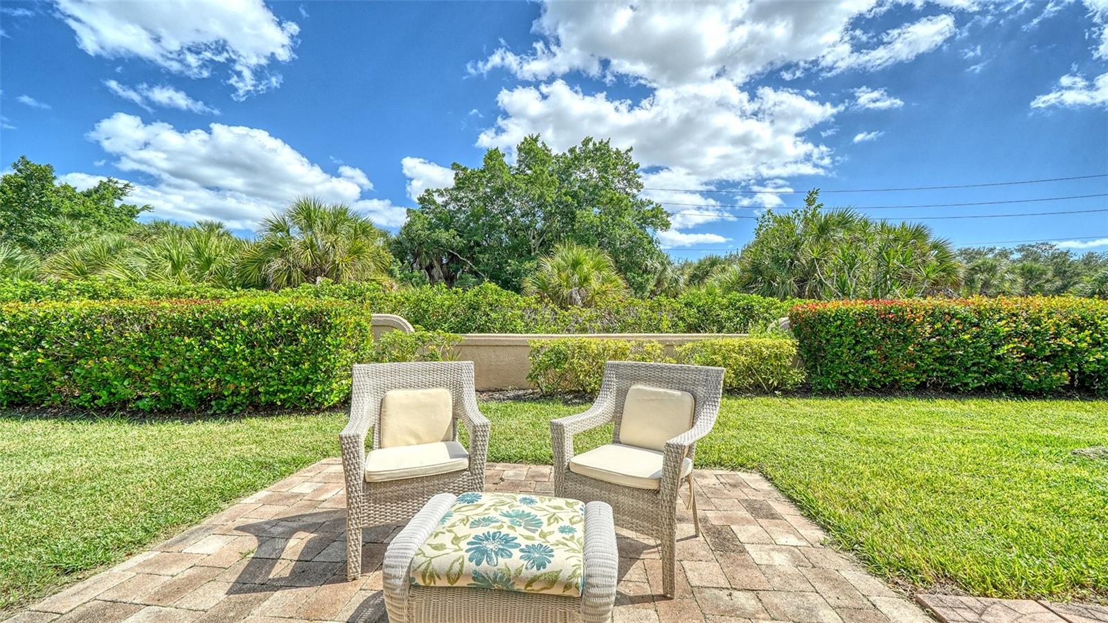4060 JARDIN LN — photo 12
