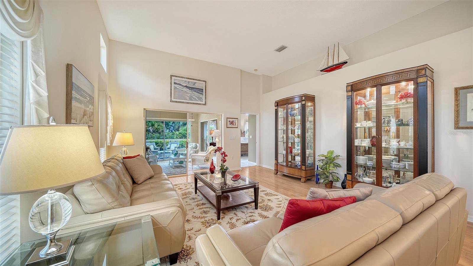 4060 JARDIN LN — photo 9