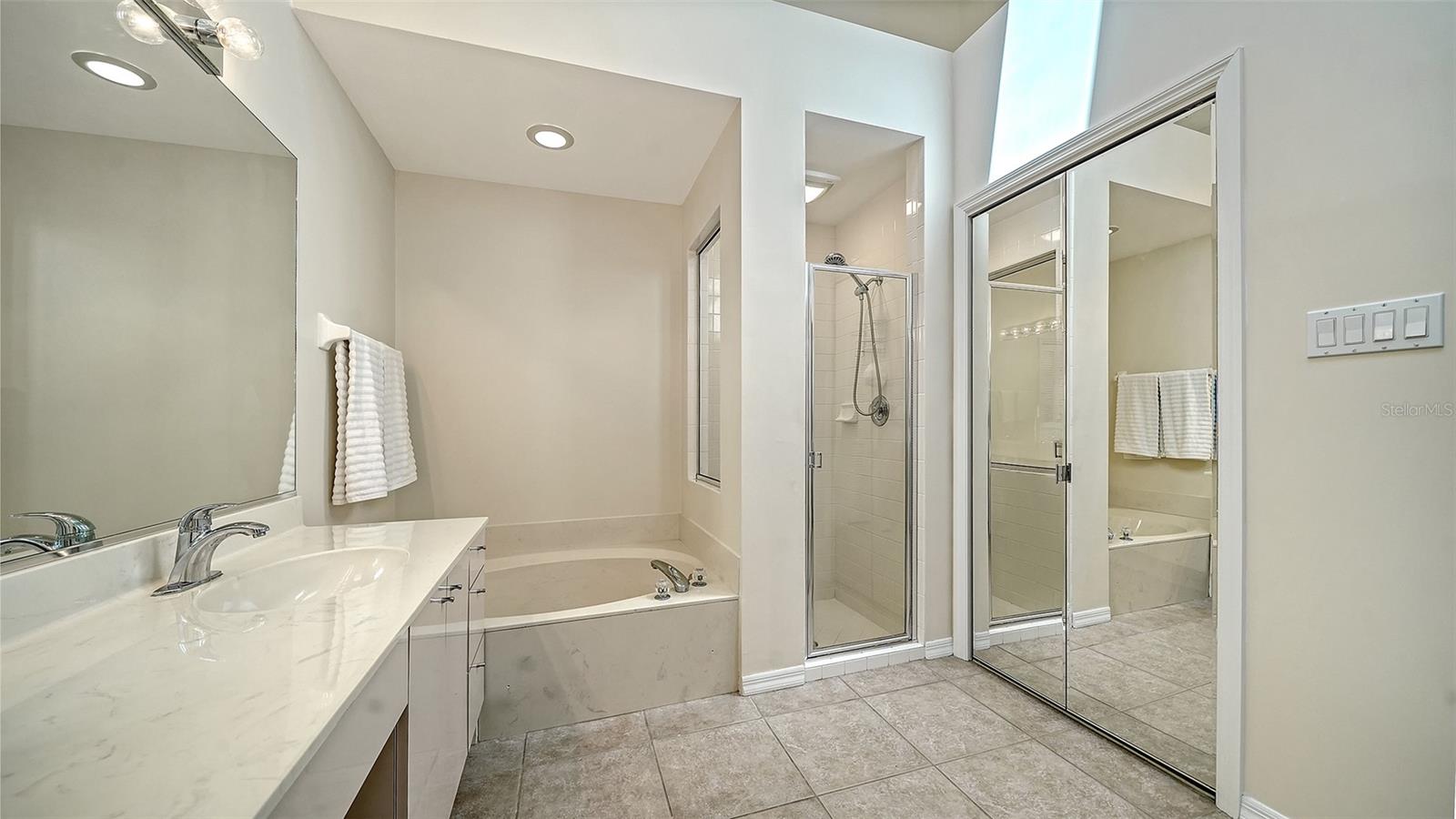 4060 JARDIN LN — photo 28