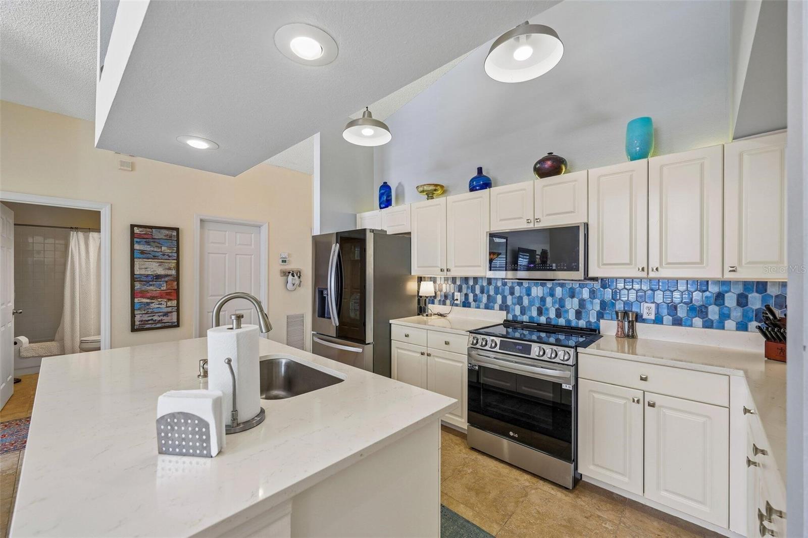 7266 ELEANOR CIR #203 — photo 12