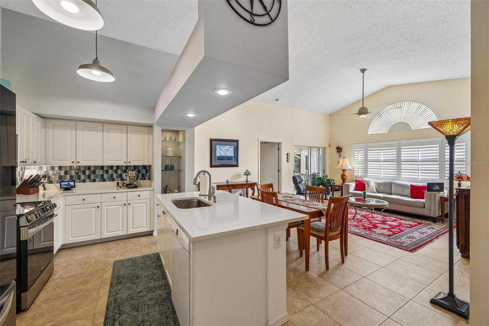 7266 ELEANOR CIR #203 — photo 9