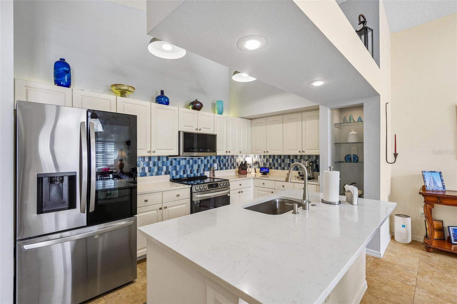 7266 ELEANOR CIR #203 — photo 11