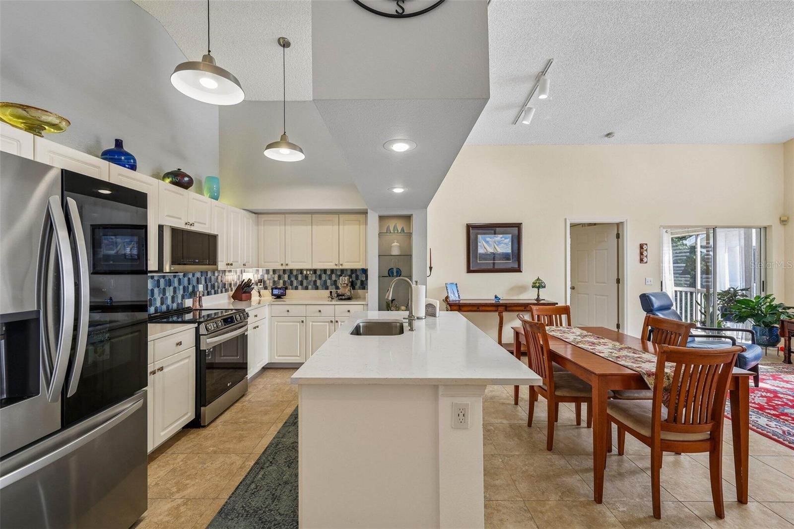 7266 ELEANOR CIR #203 — photo 10