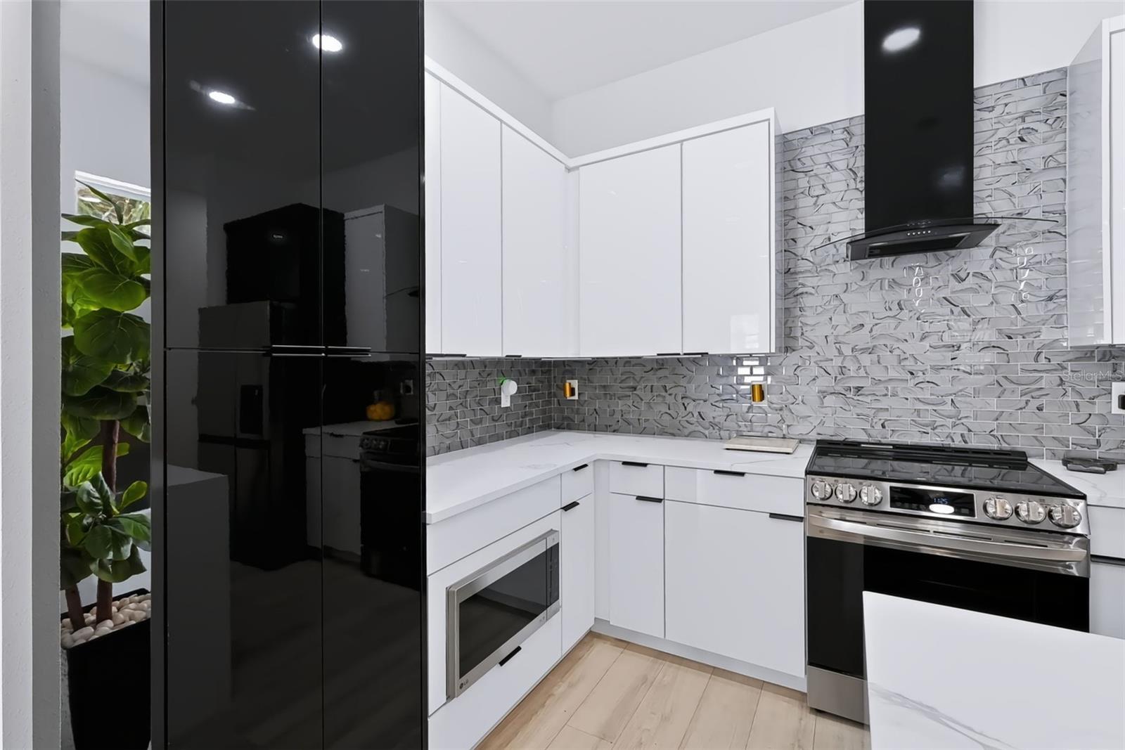 2143 W SAINT CONRAD ST — photo 26