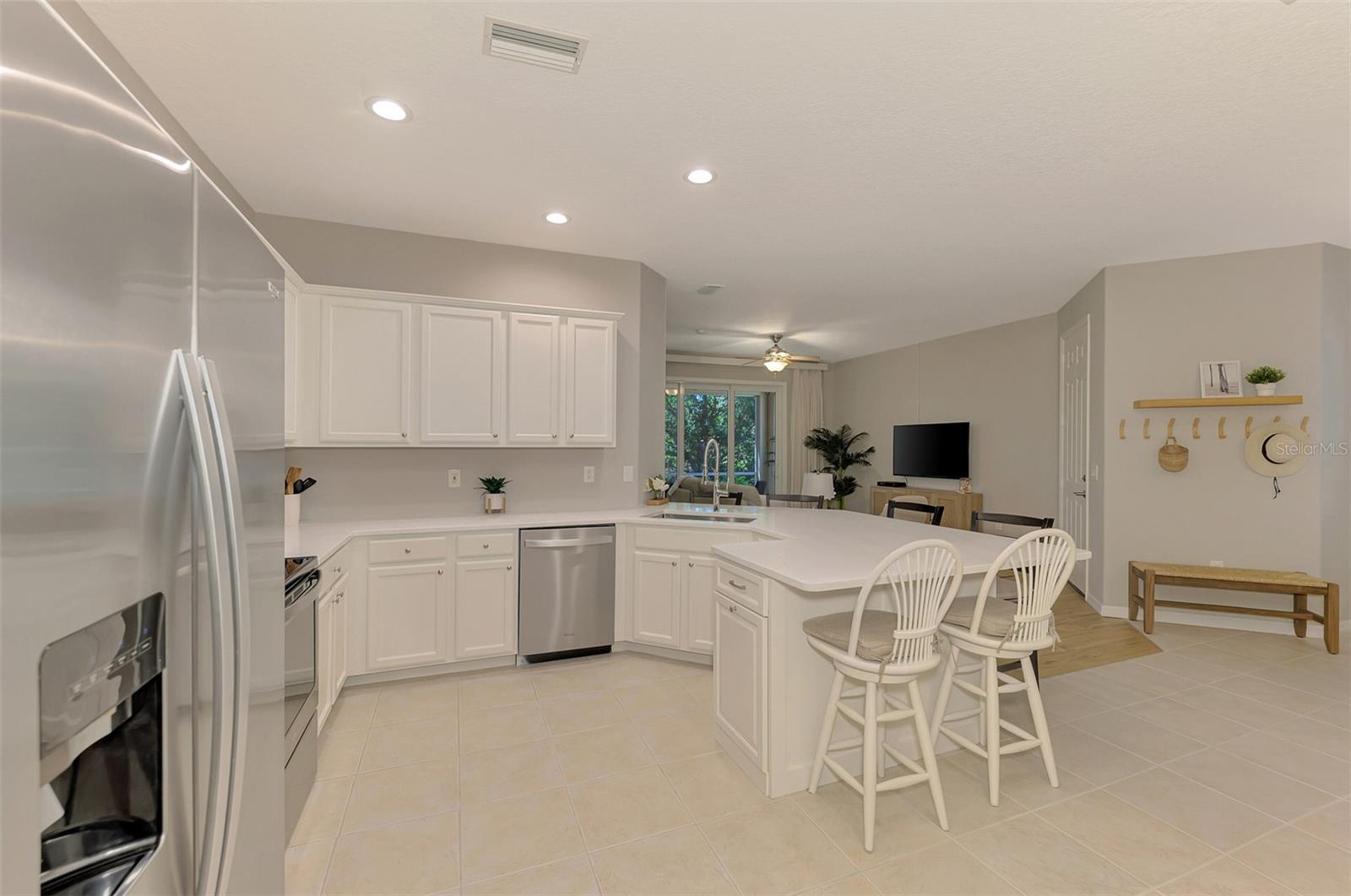 9349 CARNABY DR — photo 25