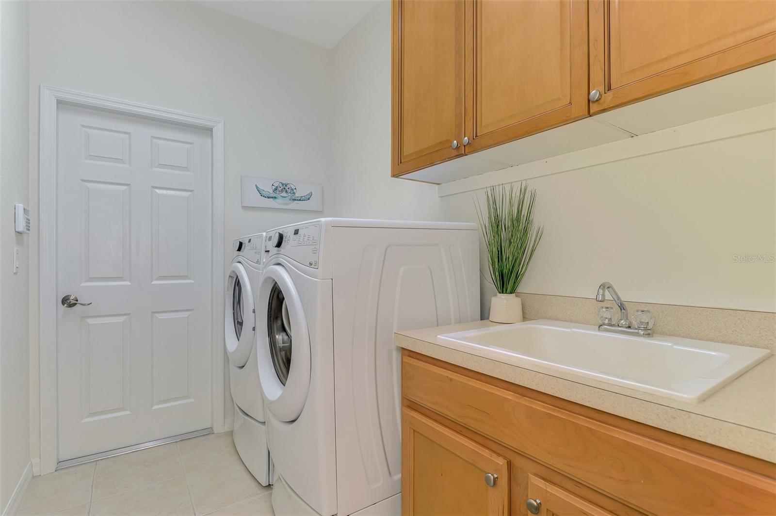 9349 CARNABY DR — photo 47