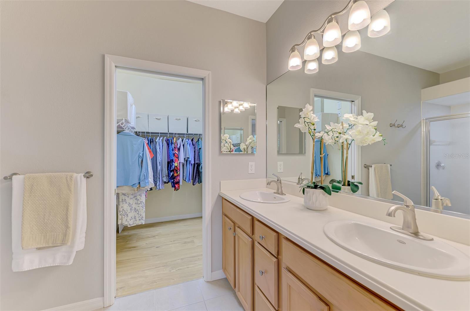 9349 CARNABY DR — photo 39