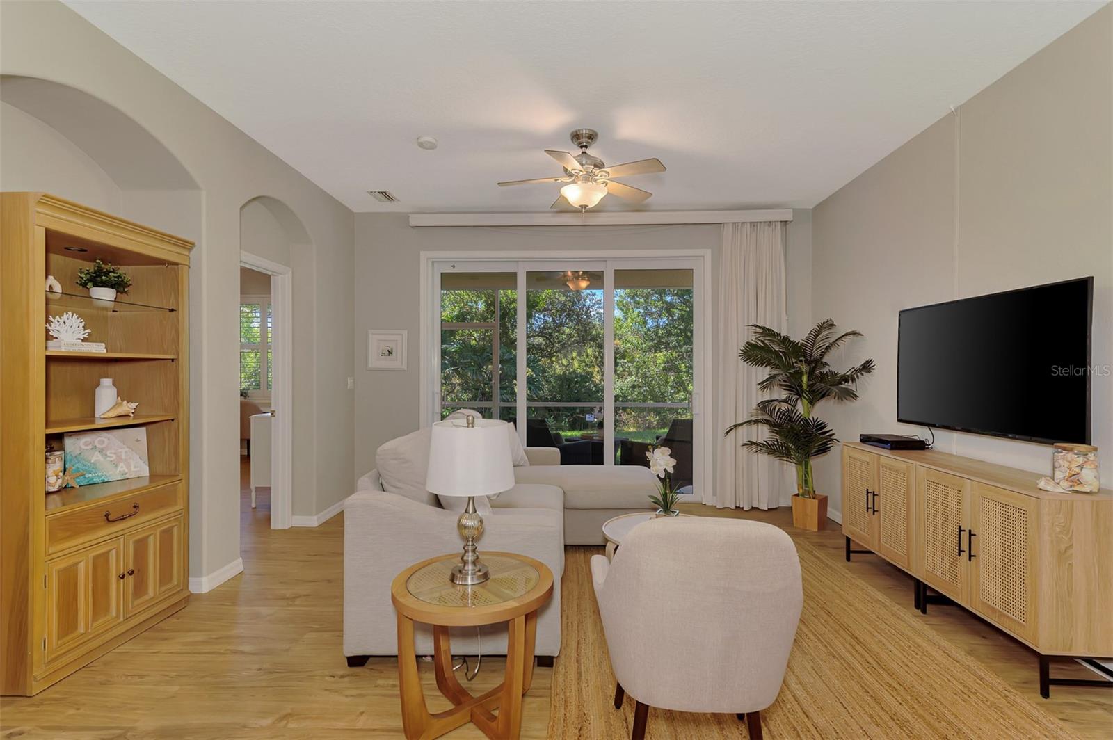 9349 CARNABY DR — photo 13