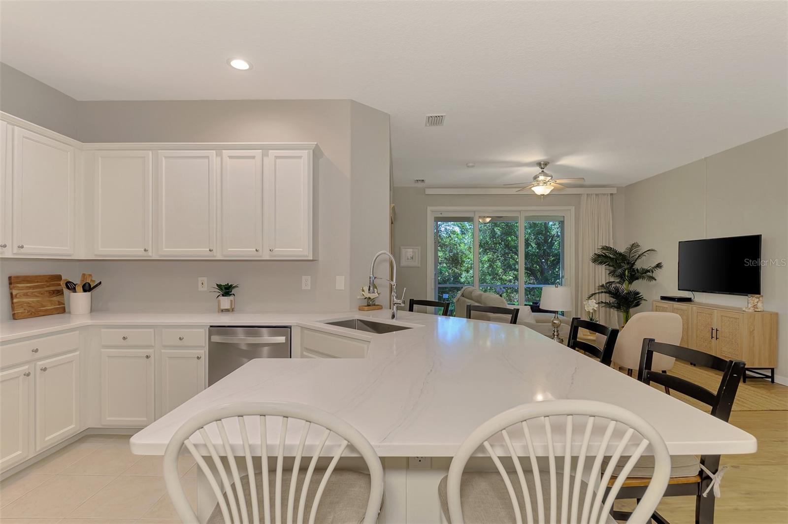 9349 CARNABY DR — photo 27