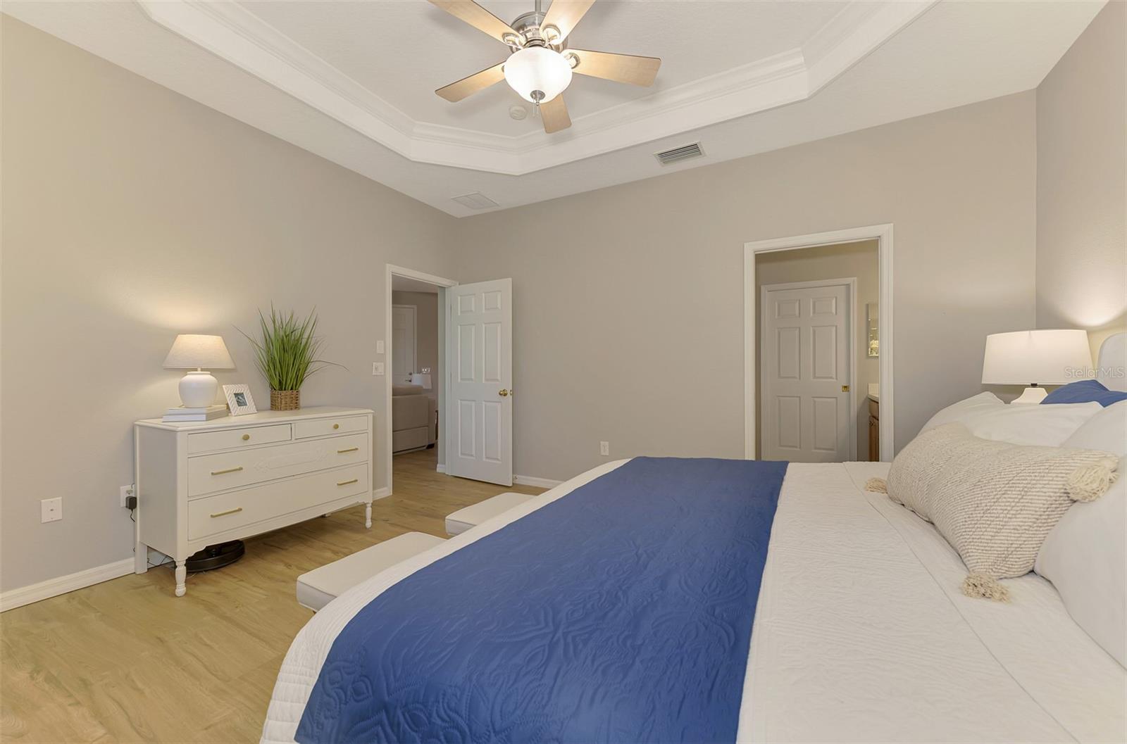 9349 CARNABY DR — photo 37