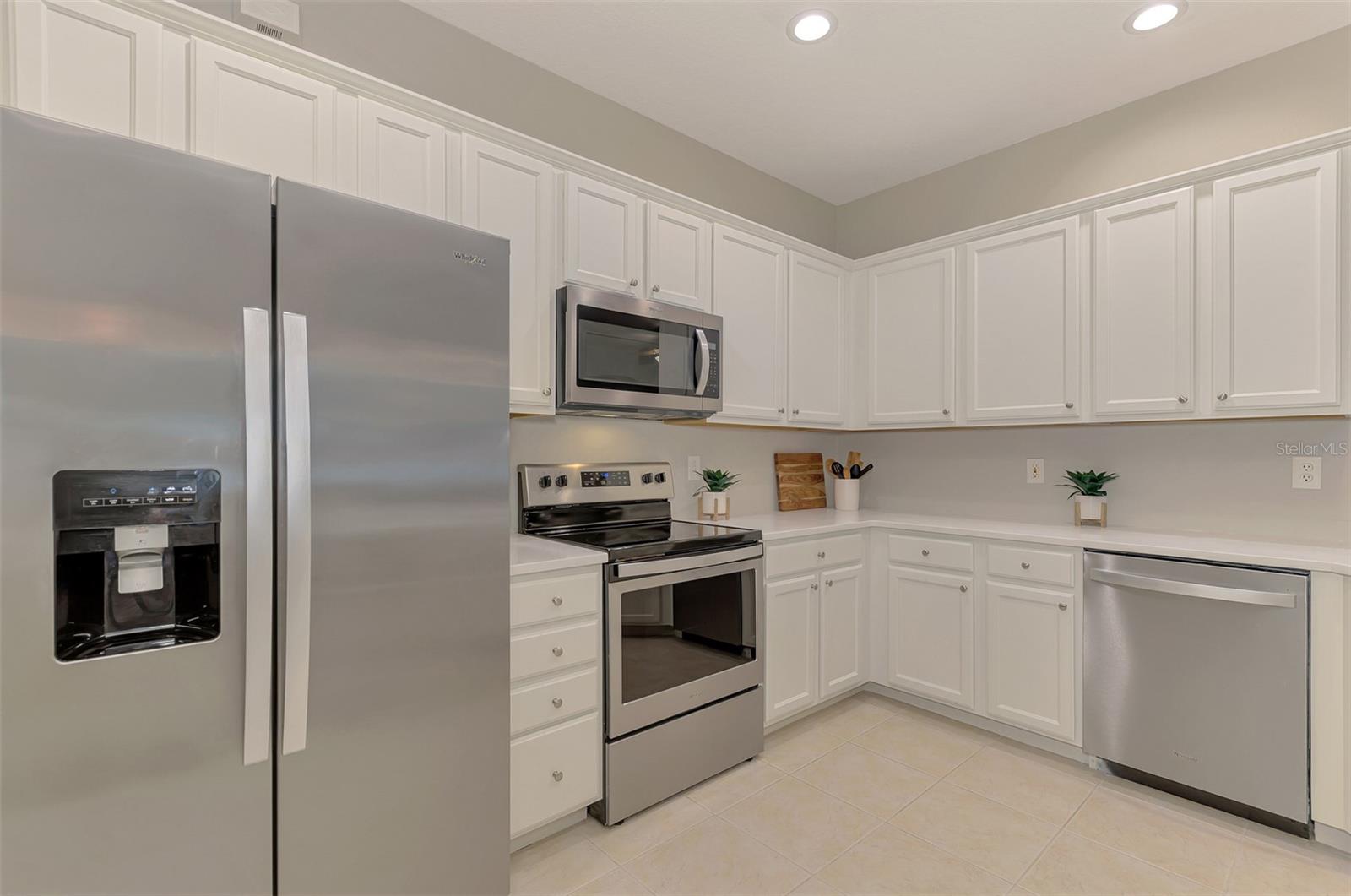 9349 CARNABY DR — photo 26