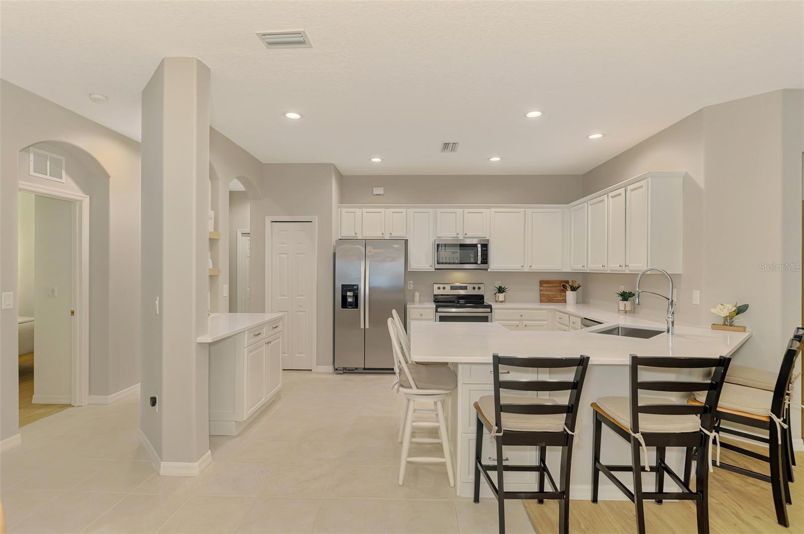 9349 CARNABY DR — photo 20