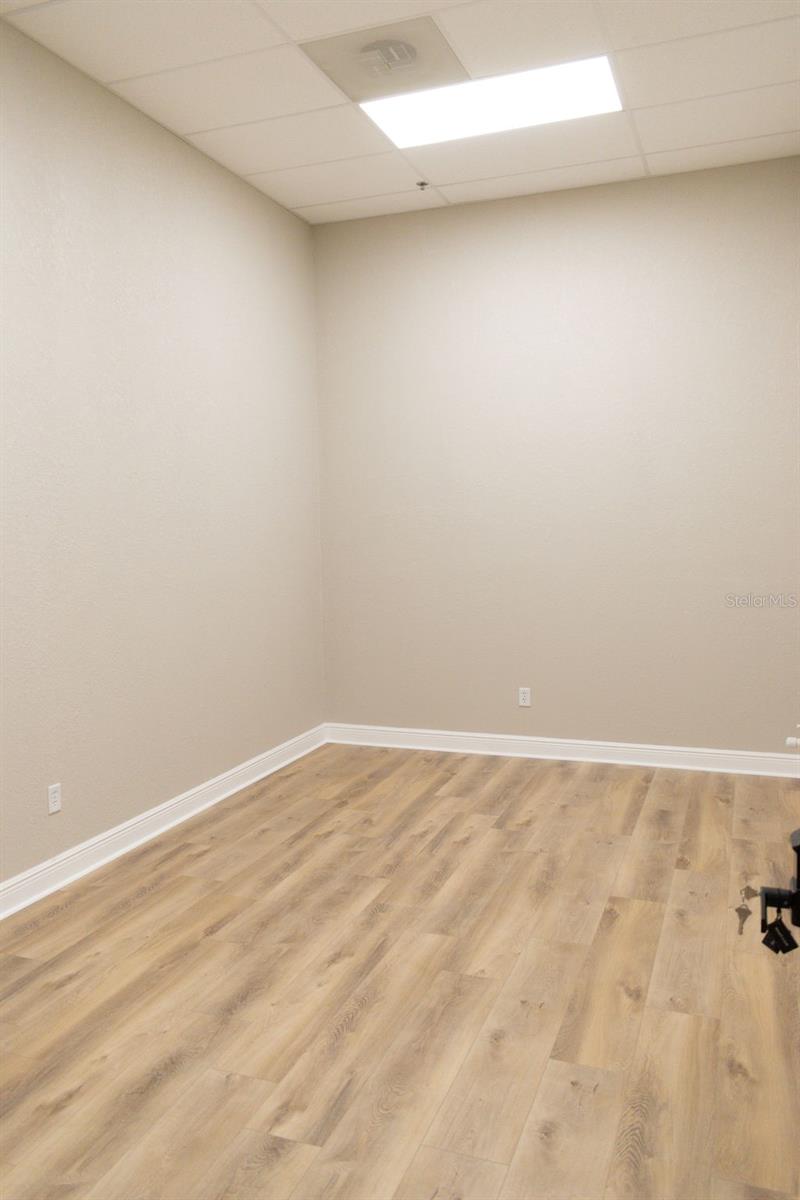 7347 RIDGE RD — photo 18