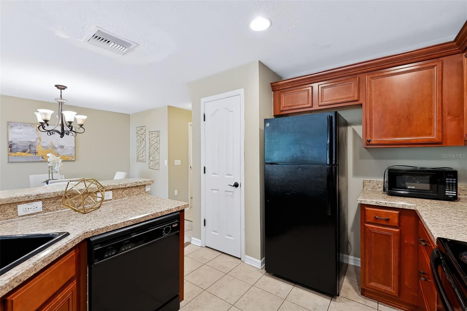 4525 LIMERICK DR — photo 13