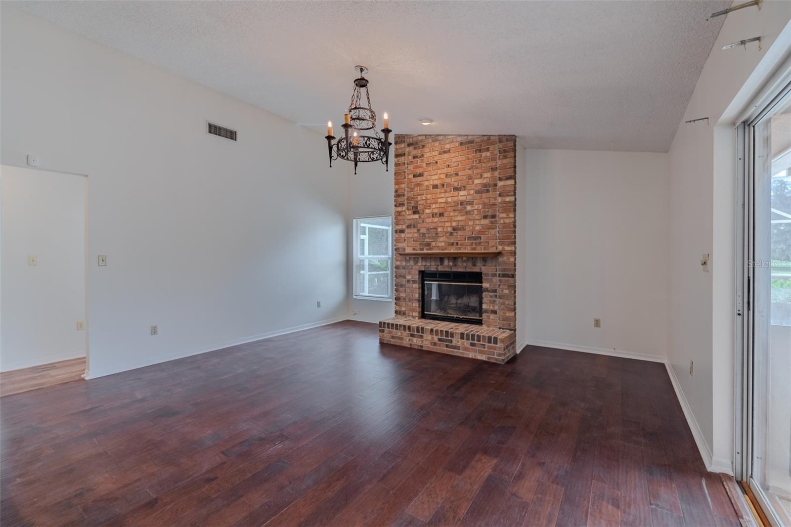 1409 HOLLEMAN — photo 24