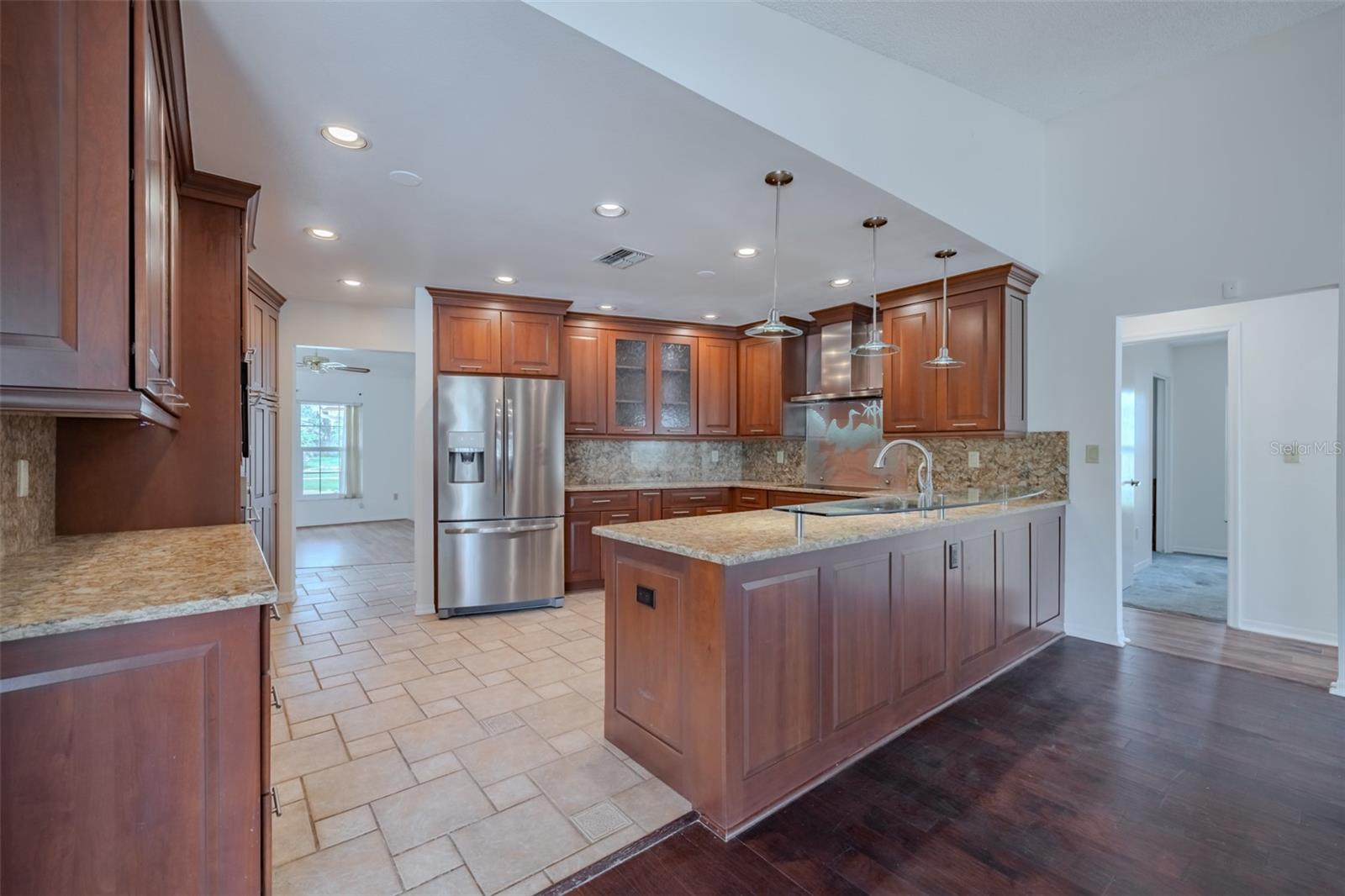 1409 HOLLEMAN — photo 19