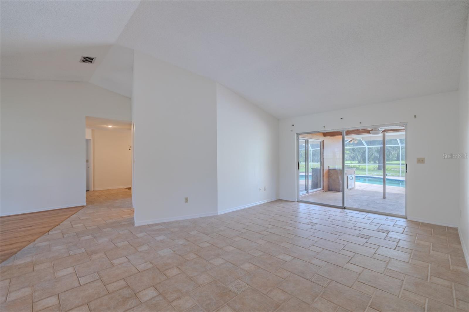 1409 HOLLEMAN — photo 12