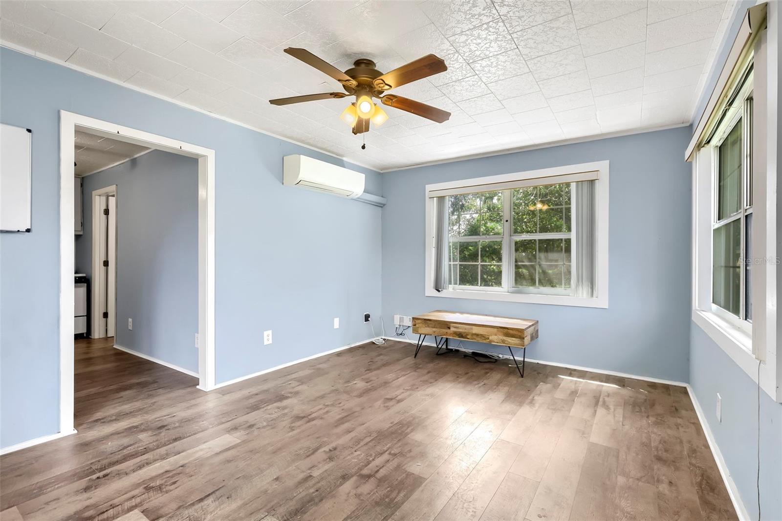 805 E LAMBRIGHT ST — photo 13