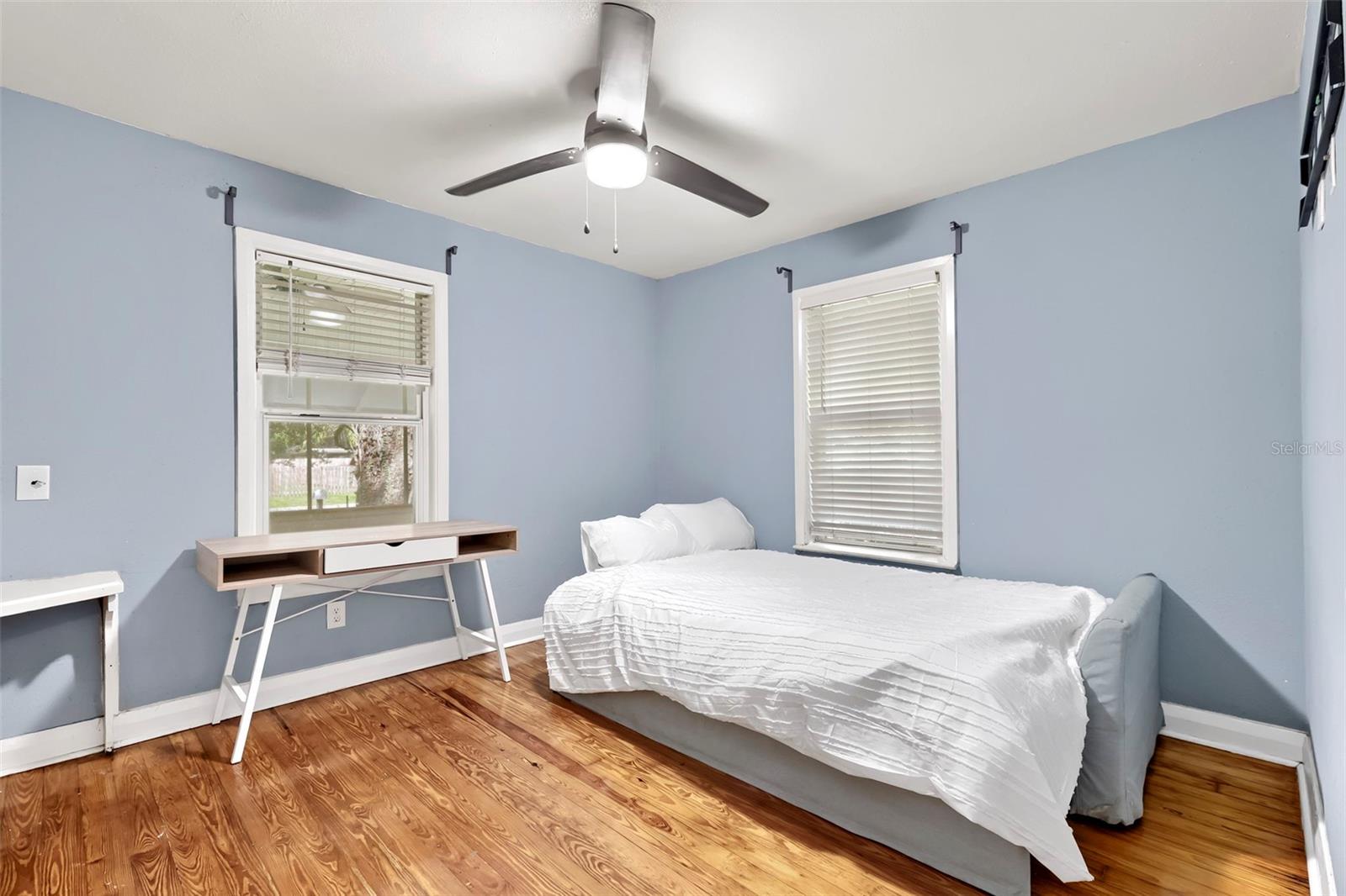 805 E LAMBRIGHT ST — photo 11