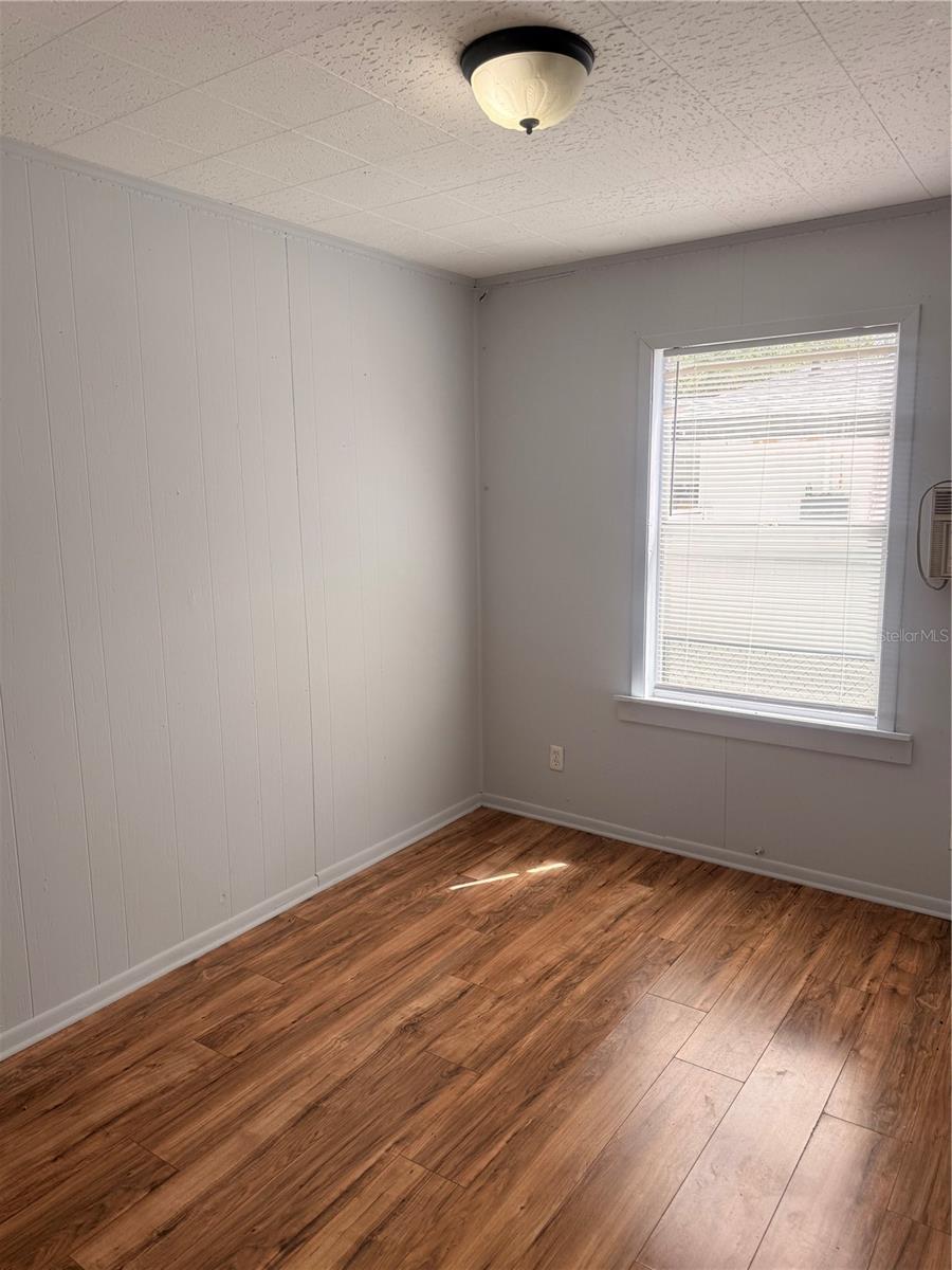 8425 N JONES AVE — photo 25