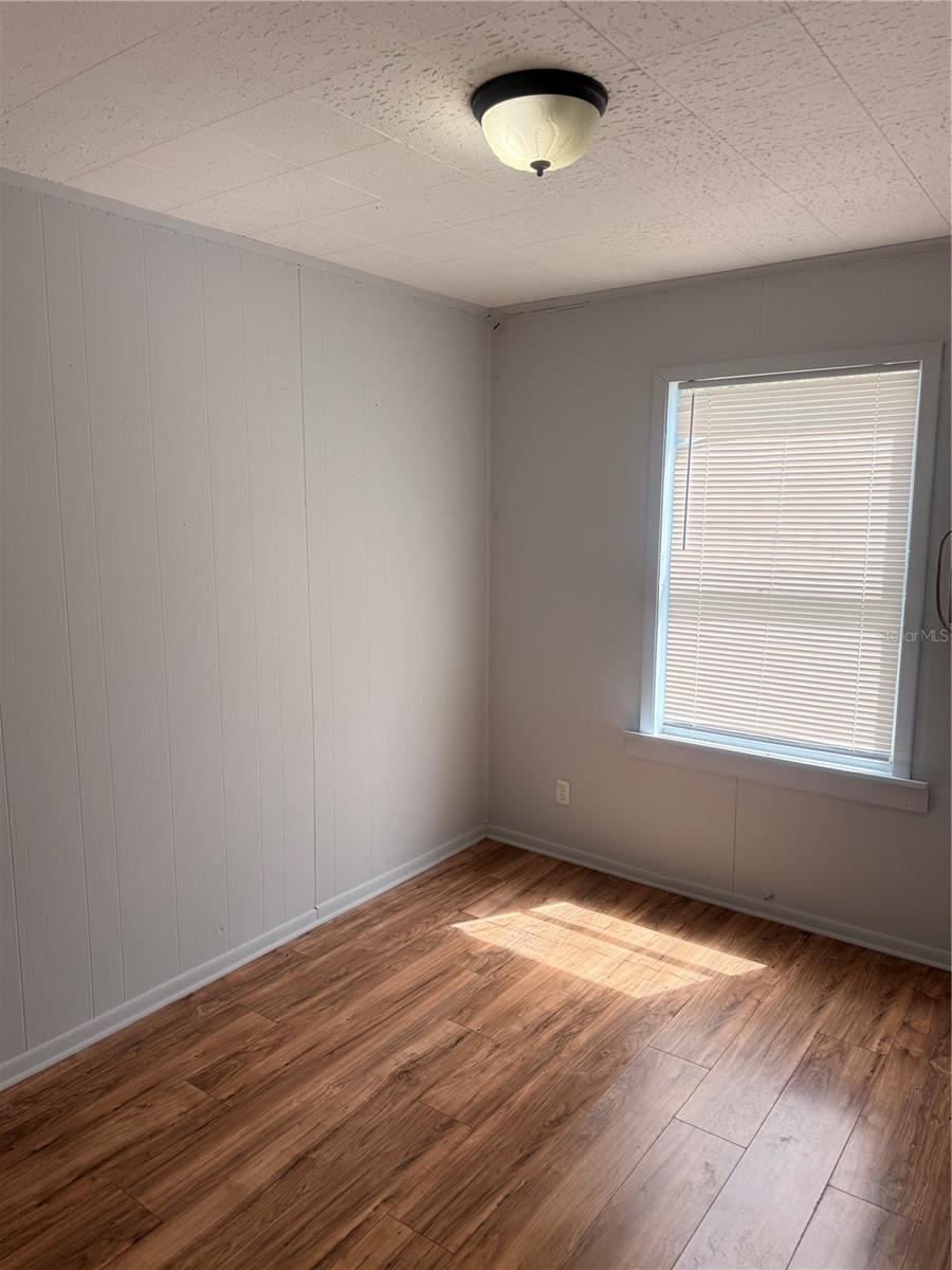 8425 N JONES AVE — photo 31