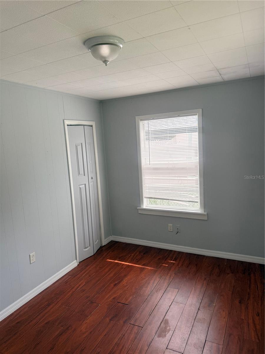 8425 N JONES AVE — photo 27