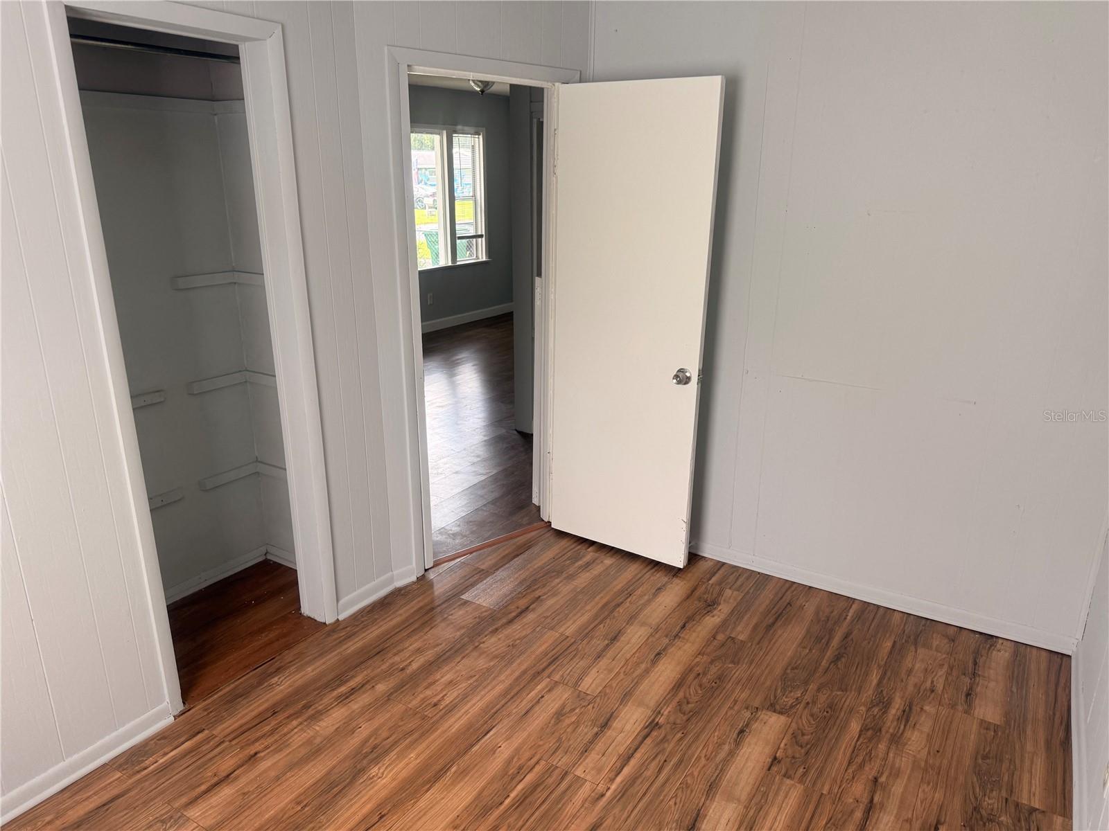 8425 N JONES AVE — photo 24