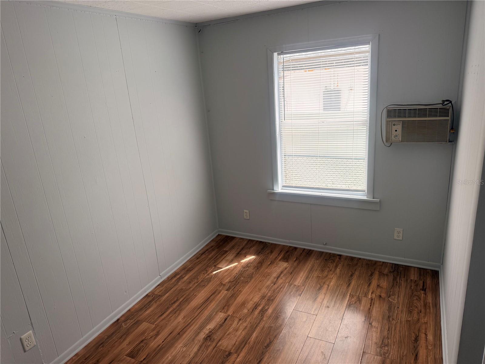 8425 N JONES AVE — photo 19