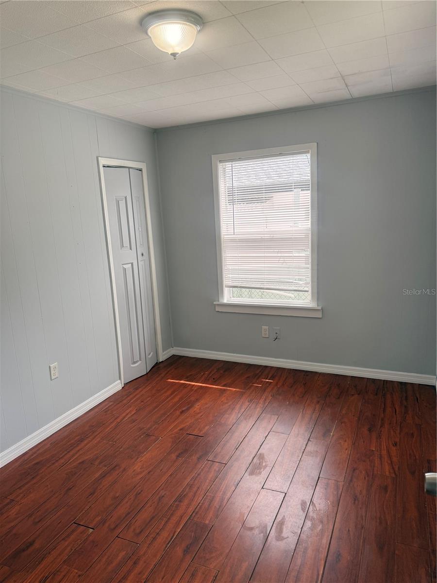 8425 N JONES AVE — photo 30