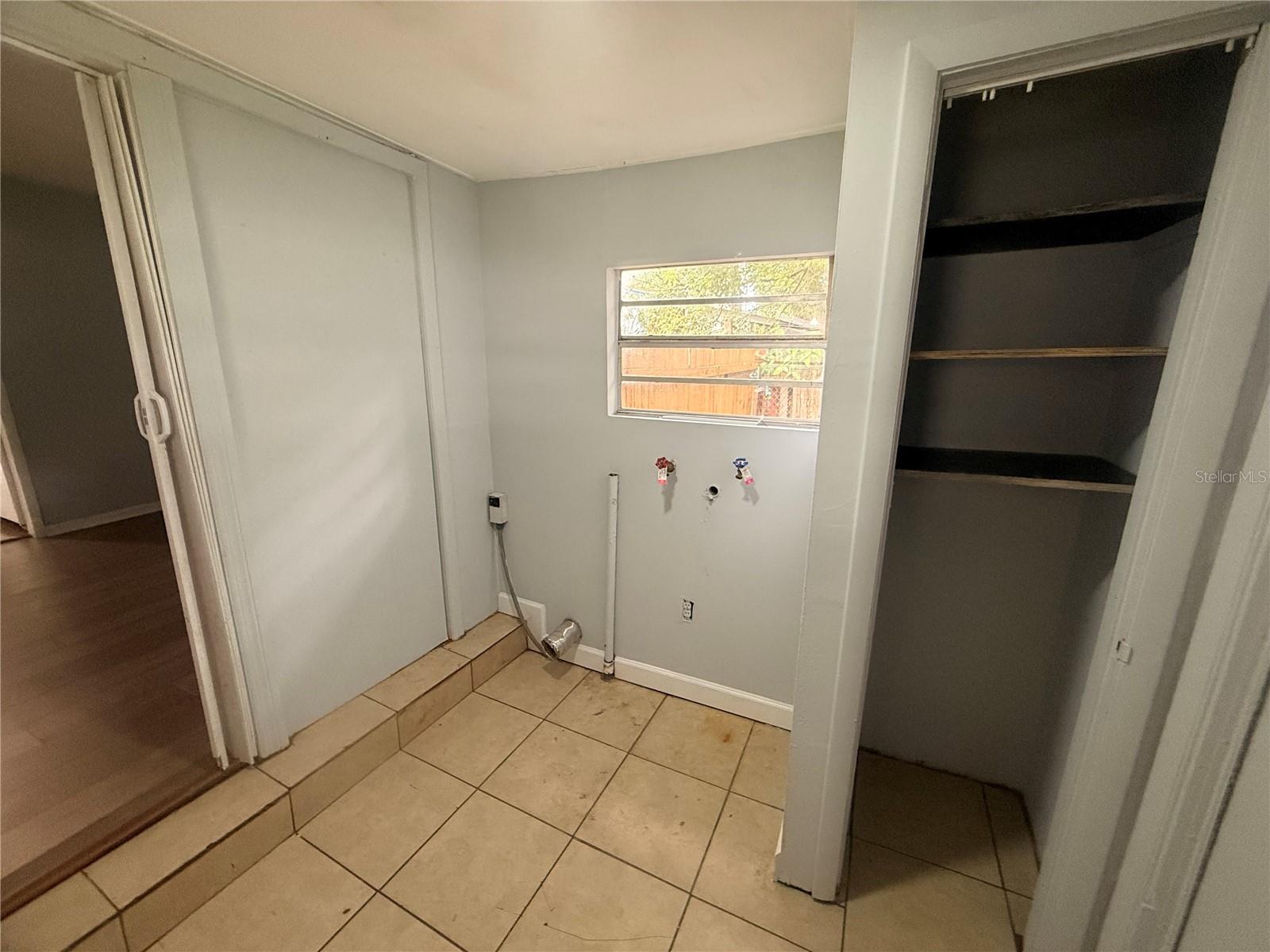 8425 N JONES AVE — photo 32