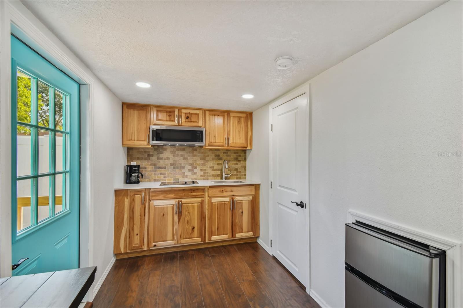 7508 N TAMPANIA AVE — photo 30