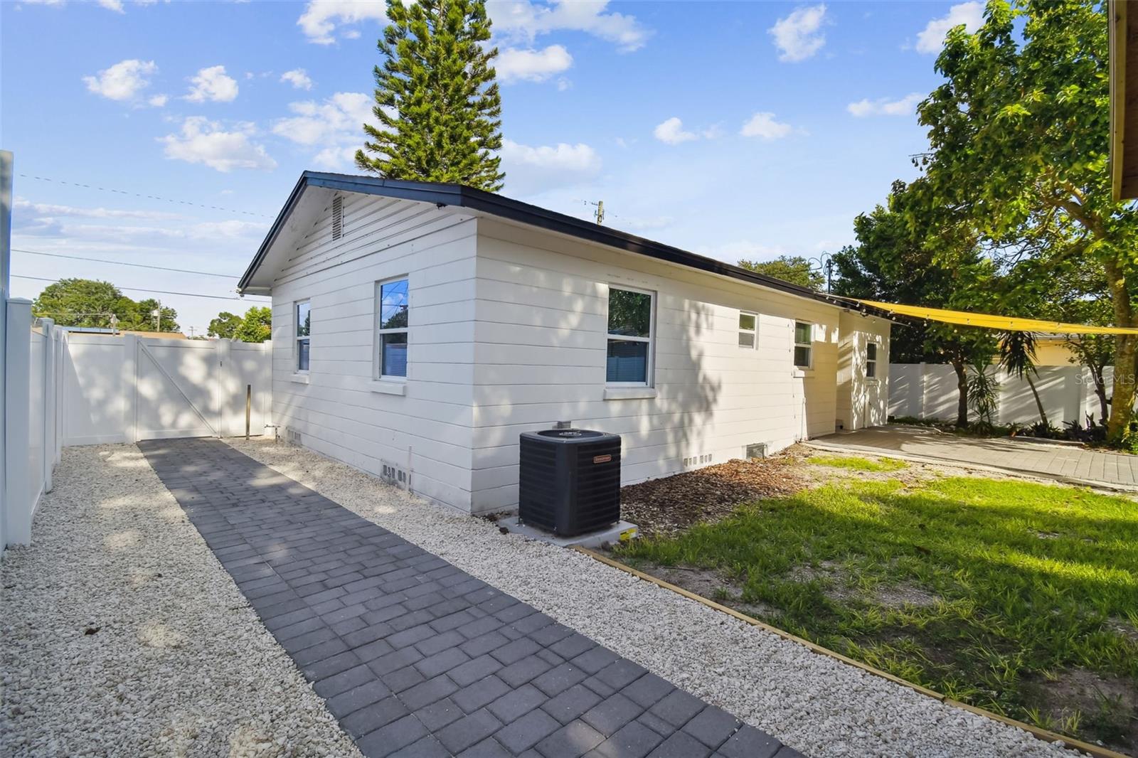 7508 N TAMPANIA AVE — photo 22
