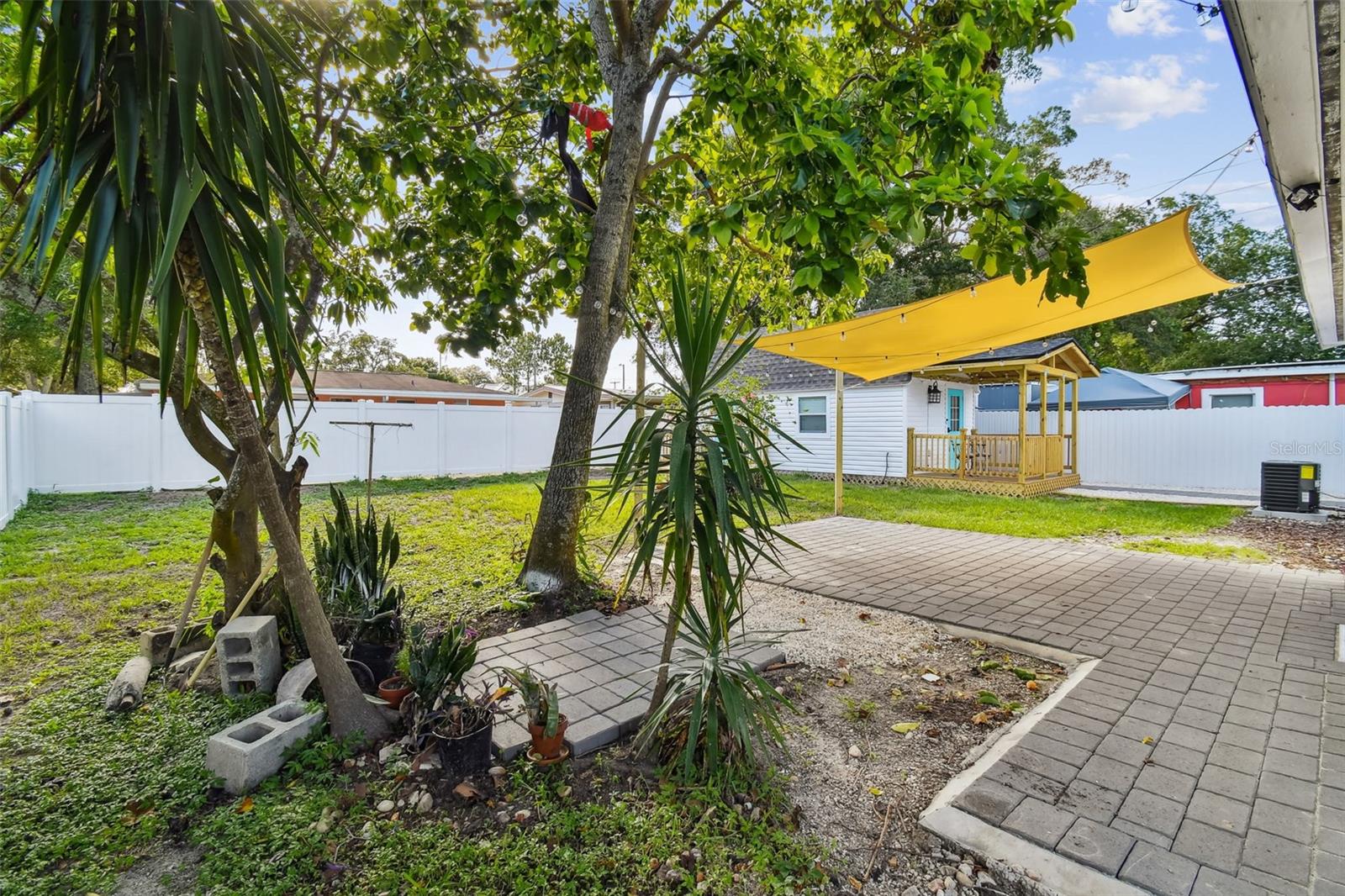7508 N TAMPANIA AVE — photo 19