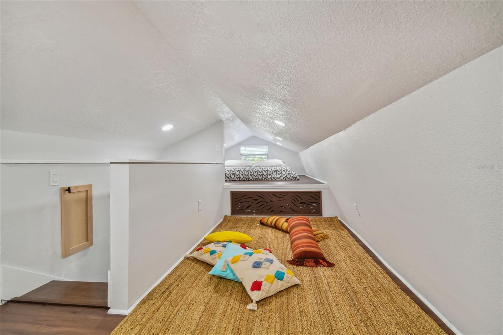7508 N TAMPANIA AVE — photo 33