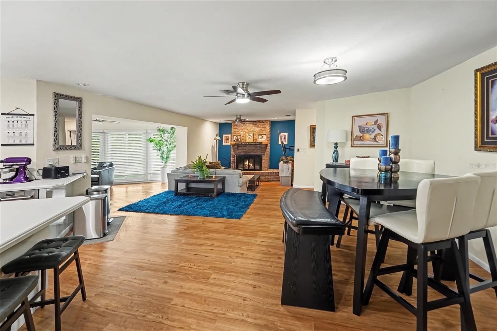 921 COLLEGE HILL DR — photo 18