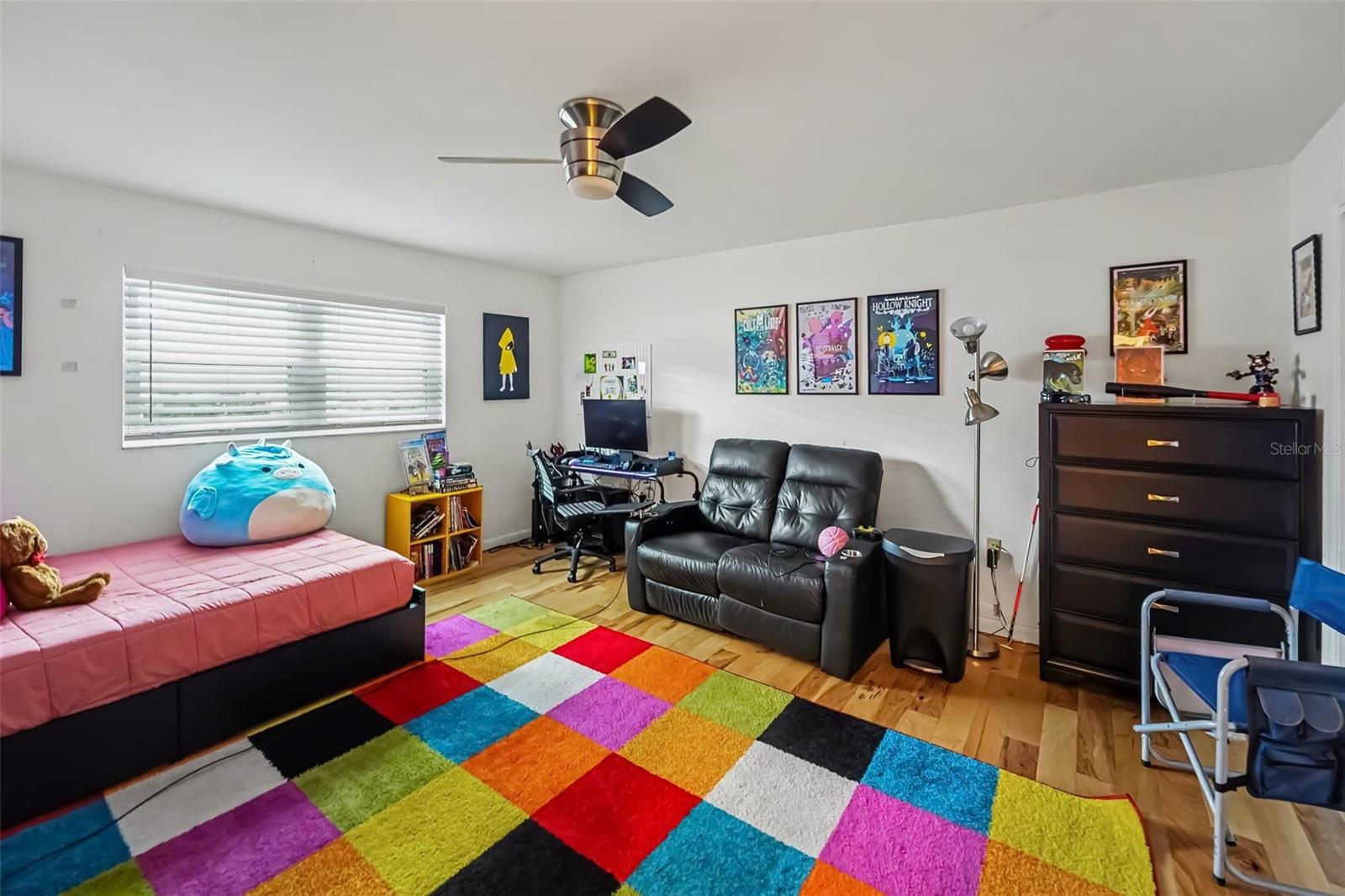 921 COLLEGE HILL DR — photo 45