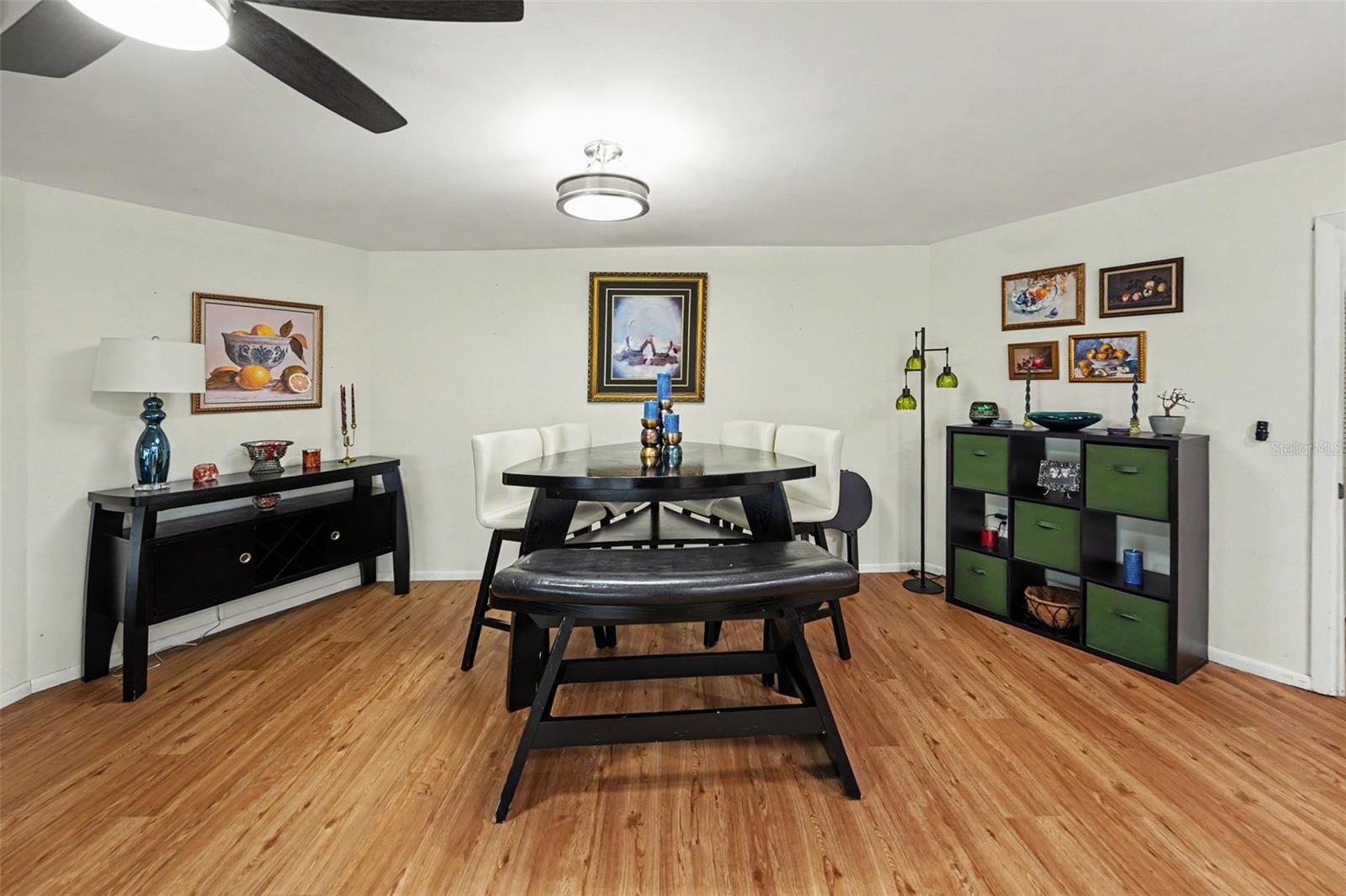 921 COLLEGE HILL DR — photo 19