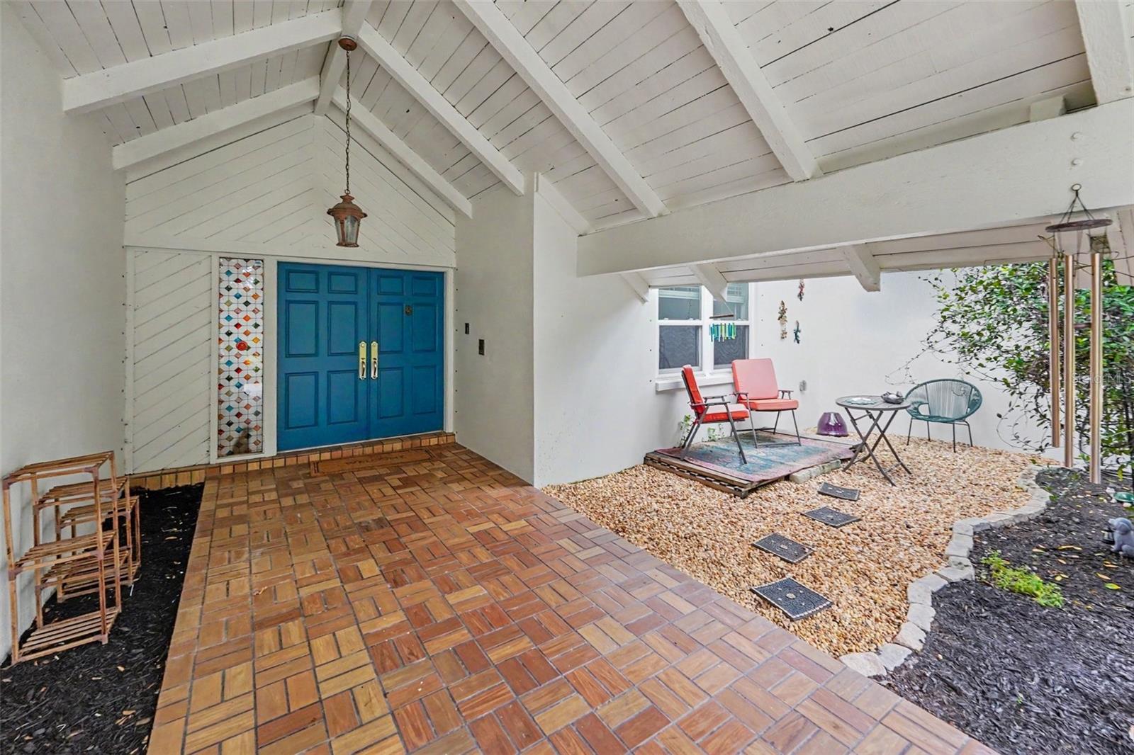 921 COLLEGE HILL DR — photo 12