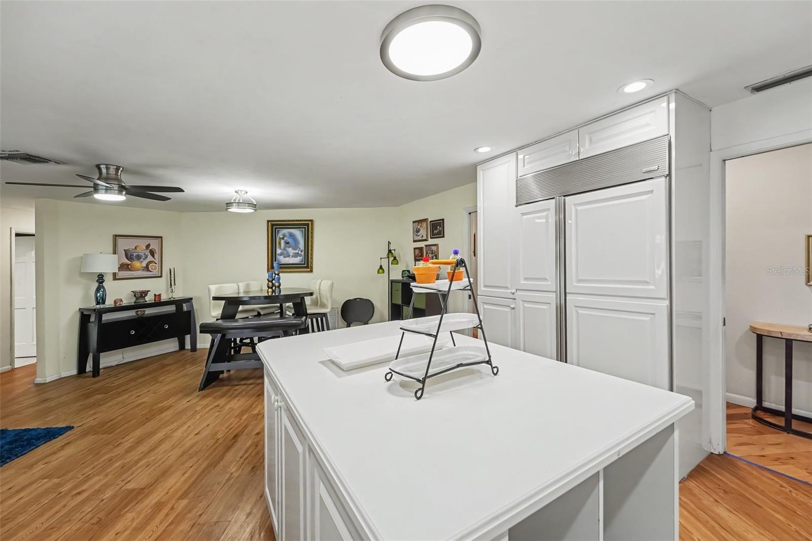 921 COLLEGE HILL DR — photo 21