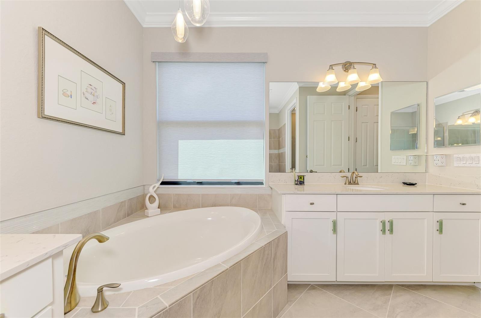 23423 WAVERLY CIR — photo 52