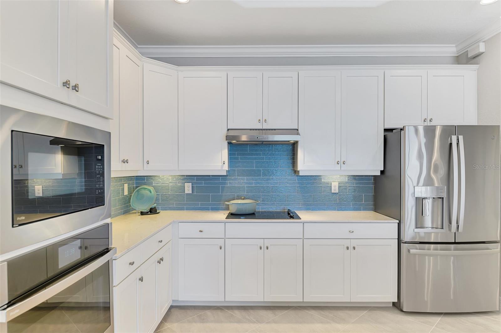 23423 WAVERLY CIR — photo 33