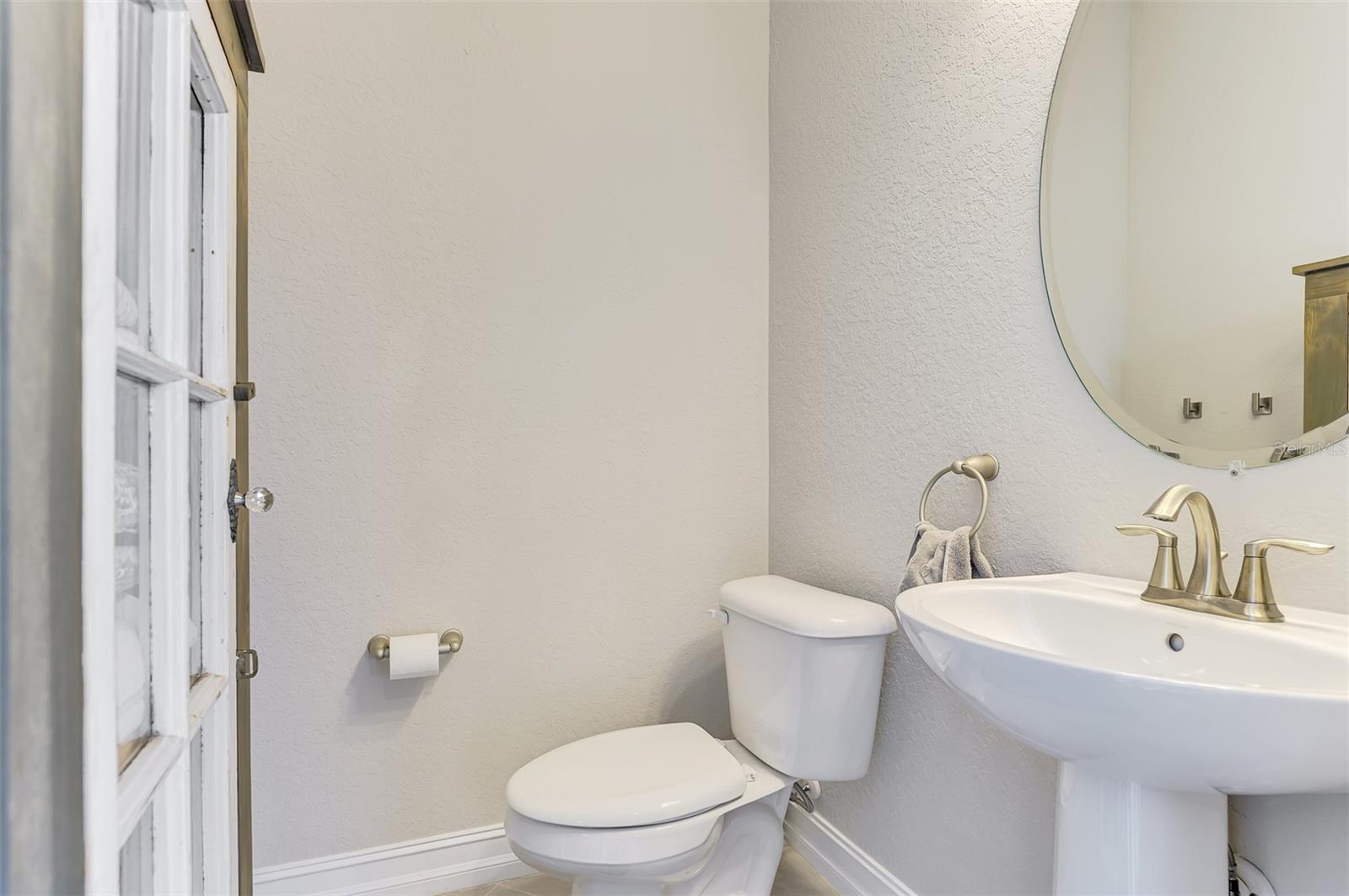 23423 WAVERLY CIR — photo 70