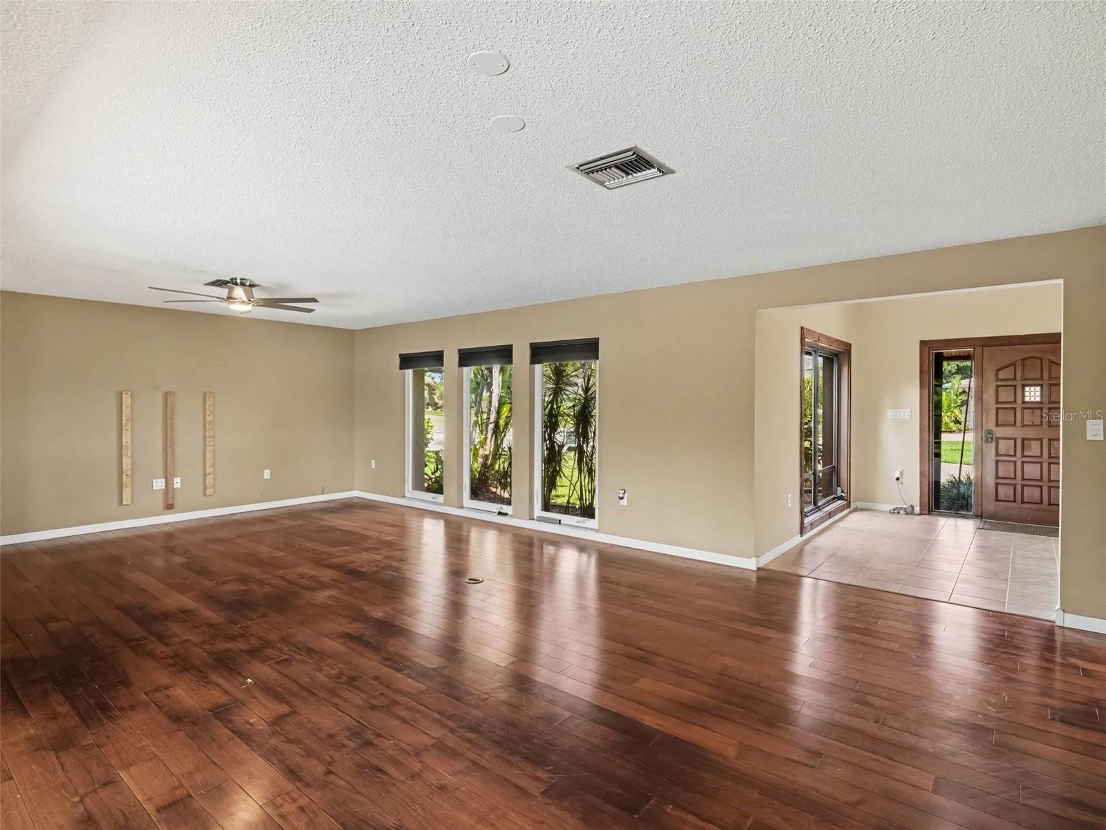 4375 SEDLEY LN — photo 7