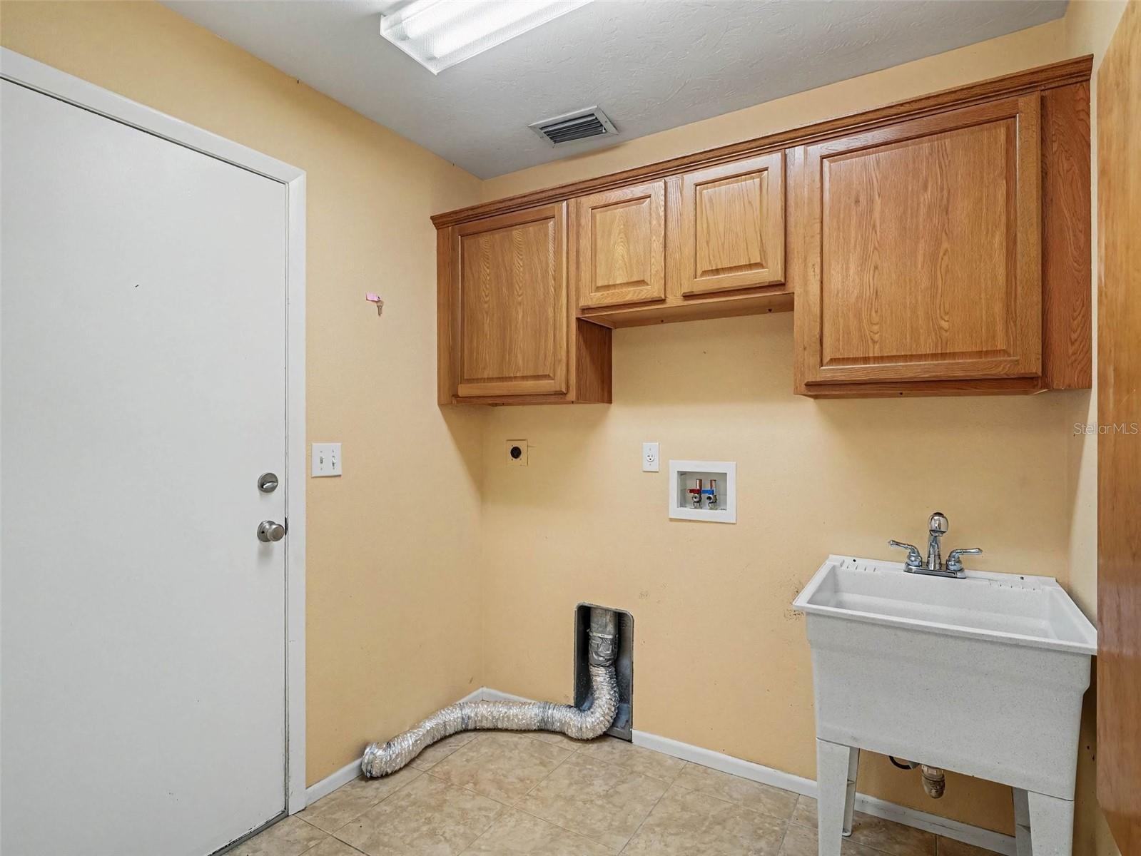 4375 SEDLEY LN — photo 33