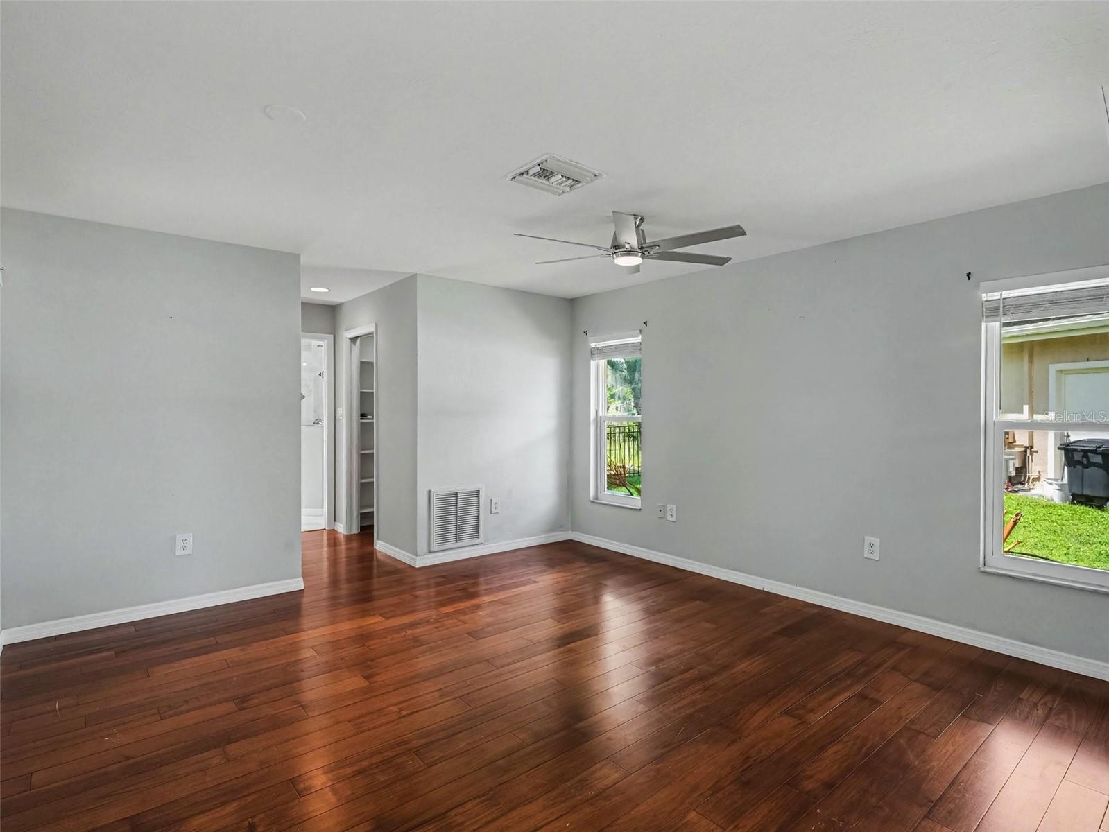 4375 SEDLEY LN — photo 17