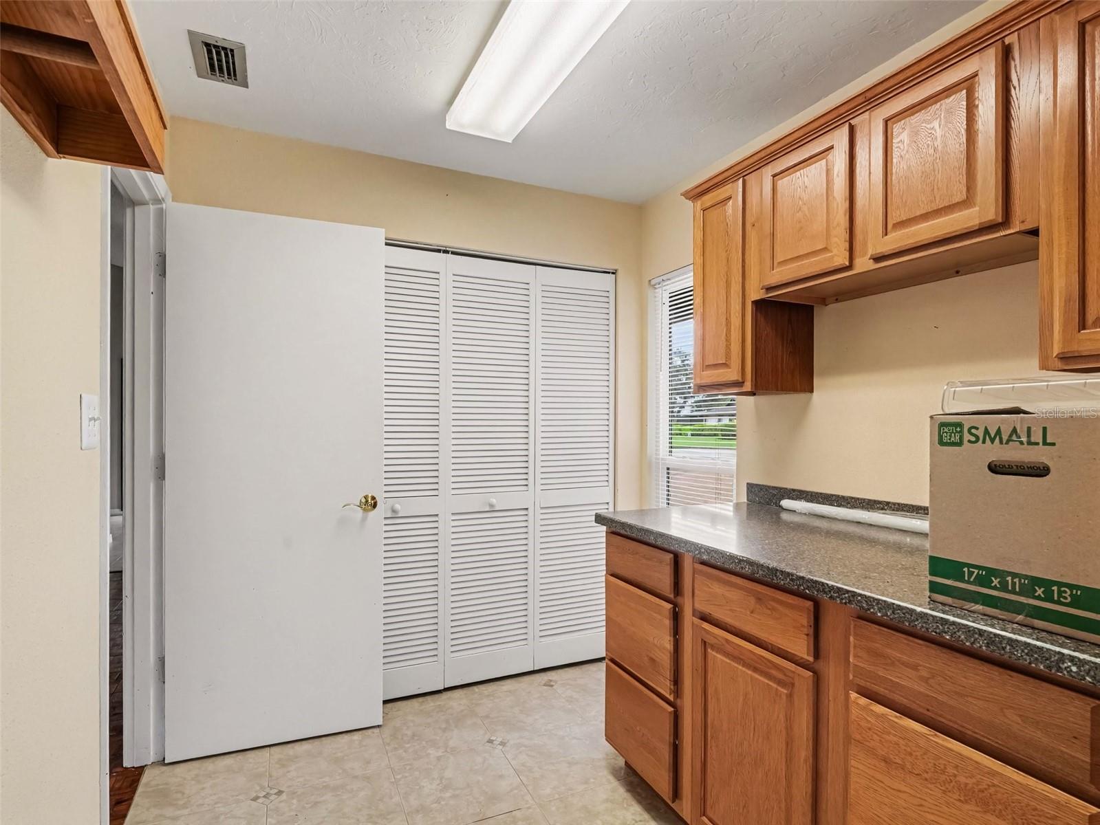 4375 SEDLEY LN — photo 34